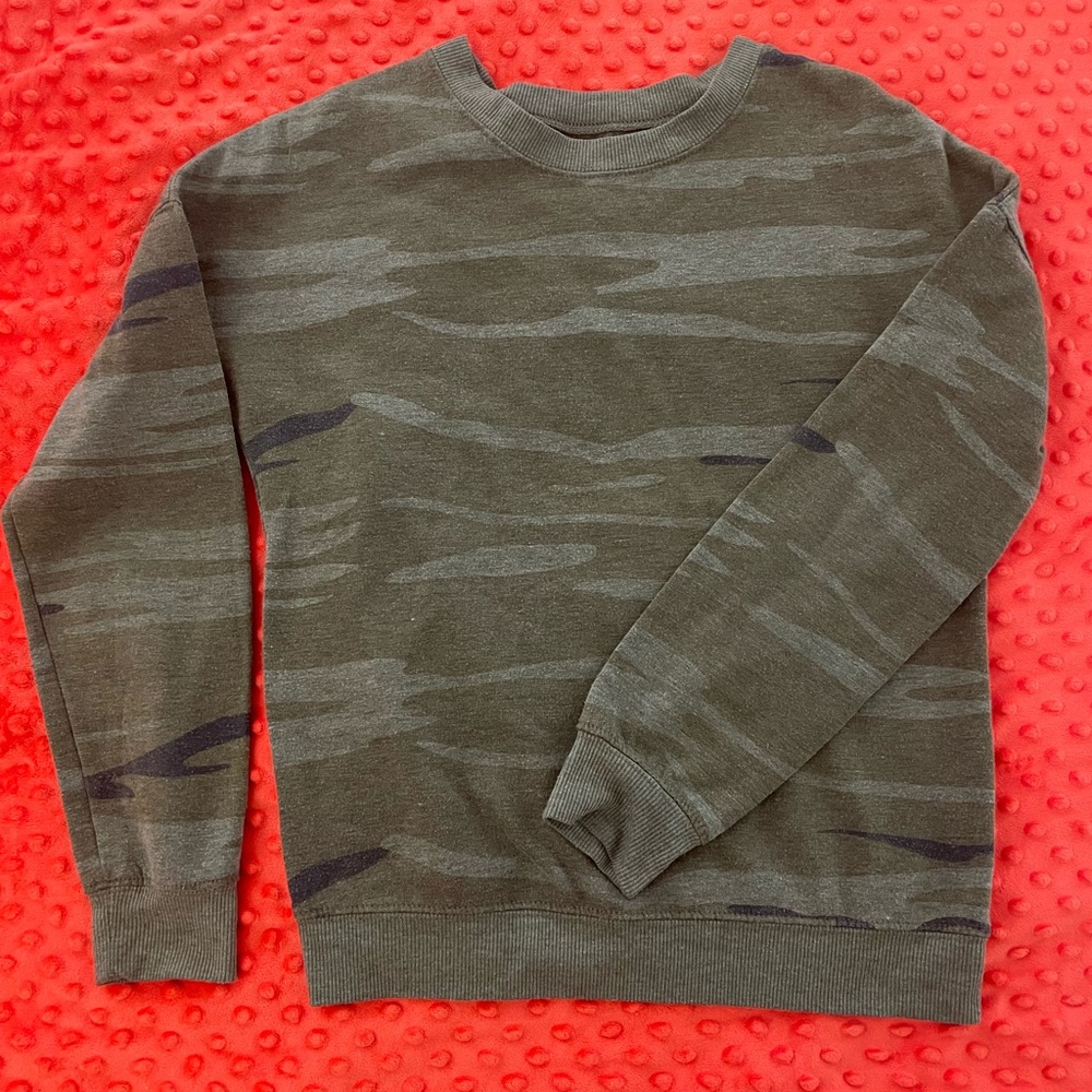 Camo Print Women’s Light Crewneck Sweater